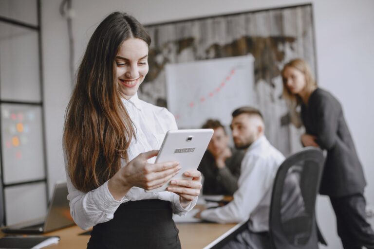 El Blog de Marketing 4 Cuánto cuesta llevar las redes sociales de una empresa y cuándo compensa